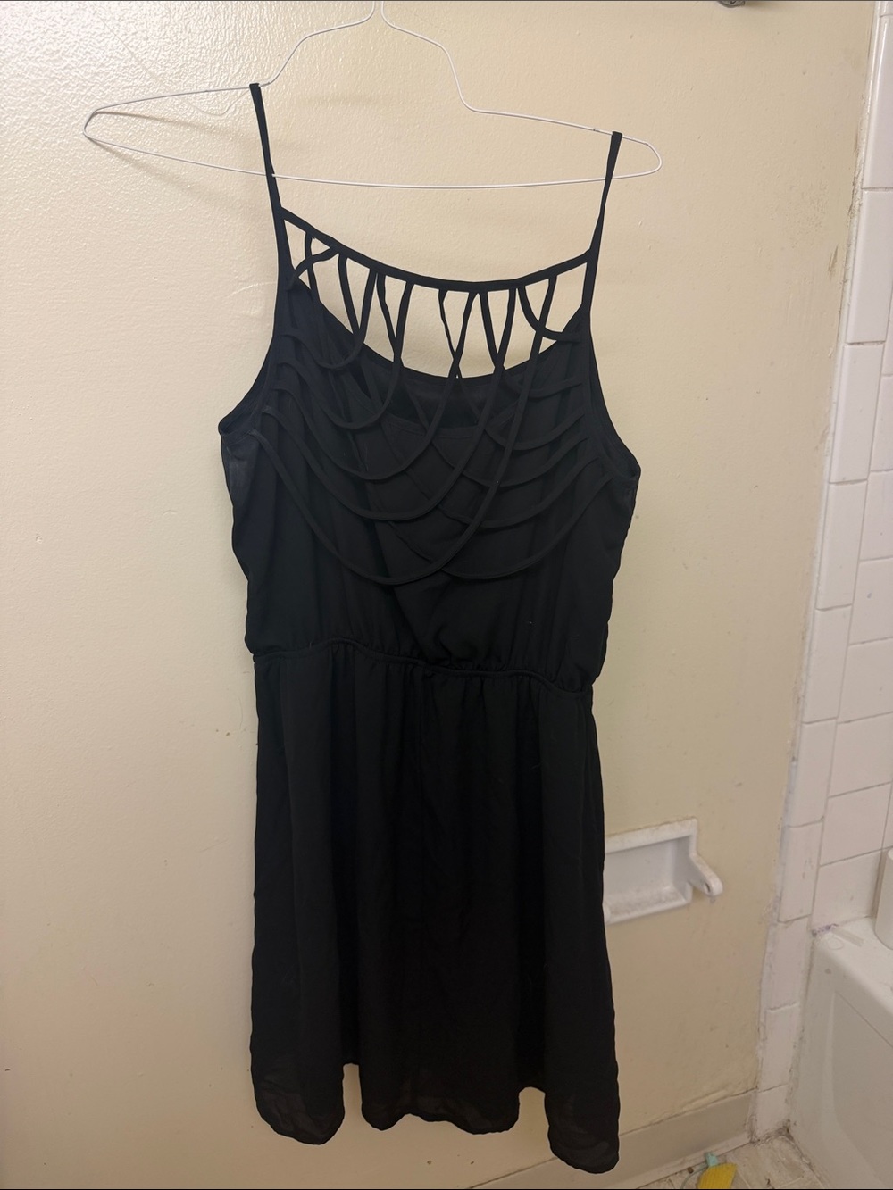 Studio Y Black Strappy Midi Dress - Picture 2 of 2